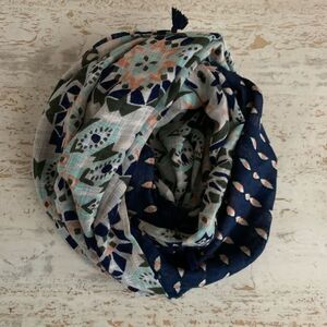 S&D reversible Infinity scarf in mosaic